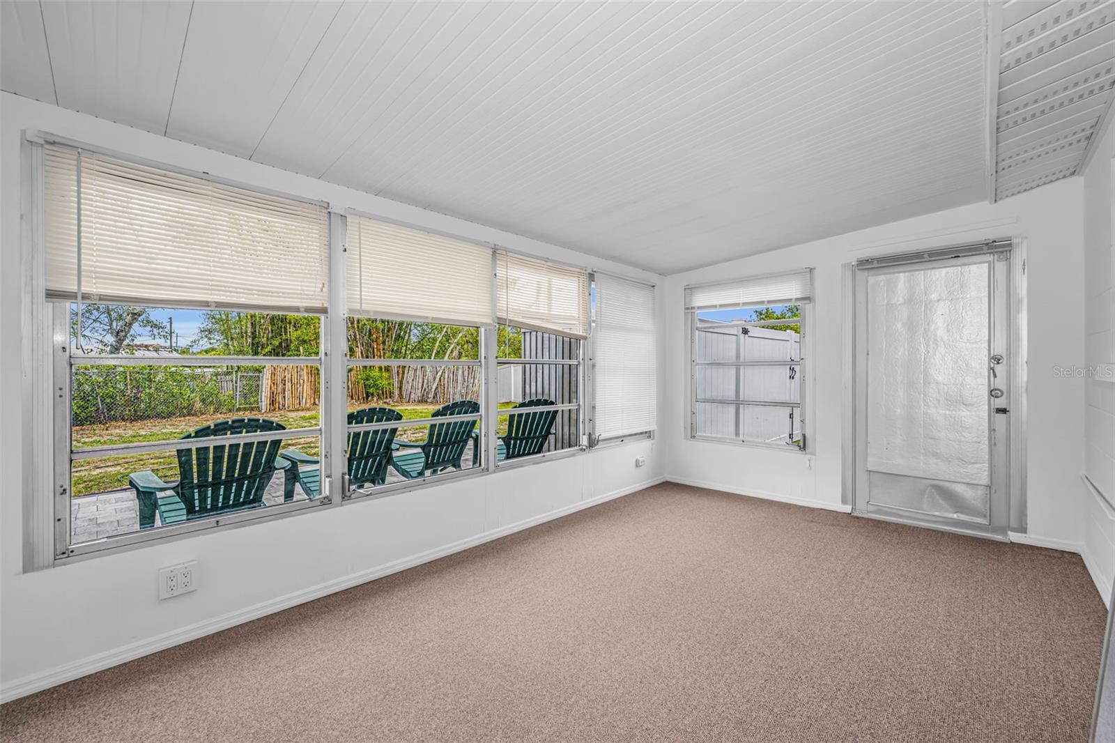 CREST RDG GARDENS - Residential