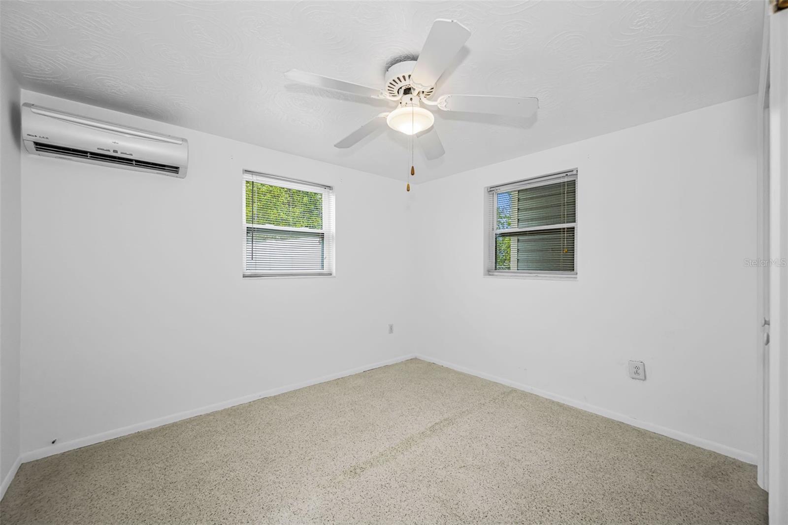 CREST RDG GARDENS - Residential