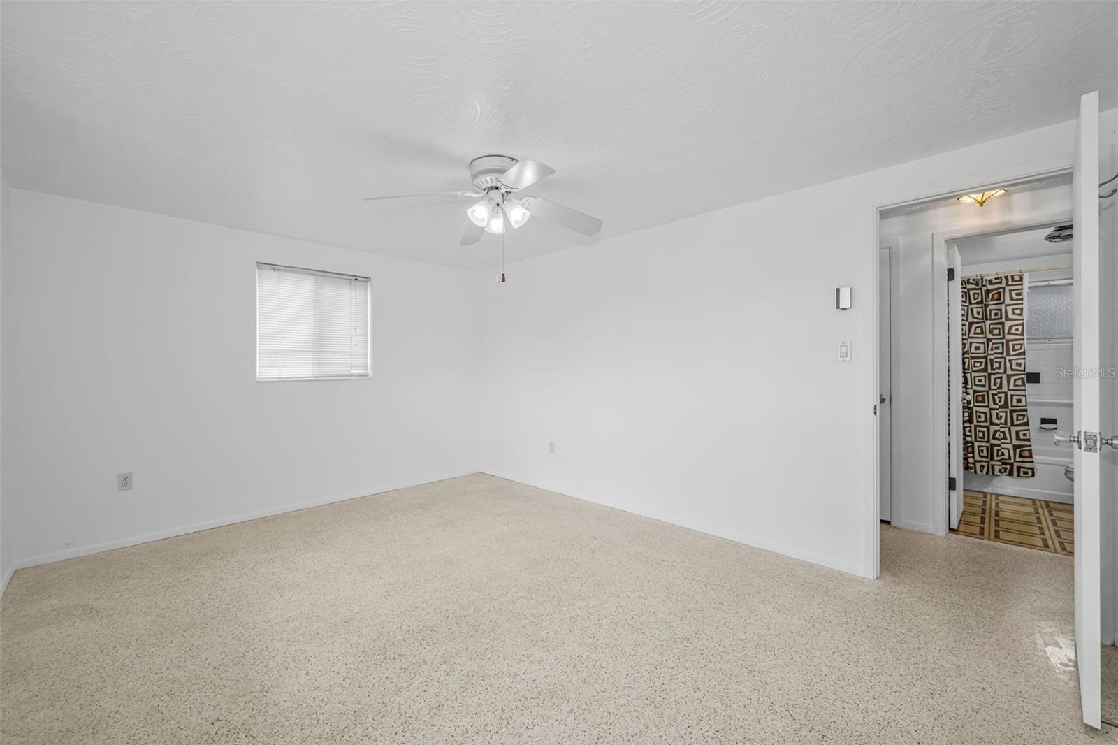 CREST RDG GARDENS - Residential