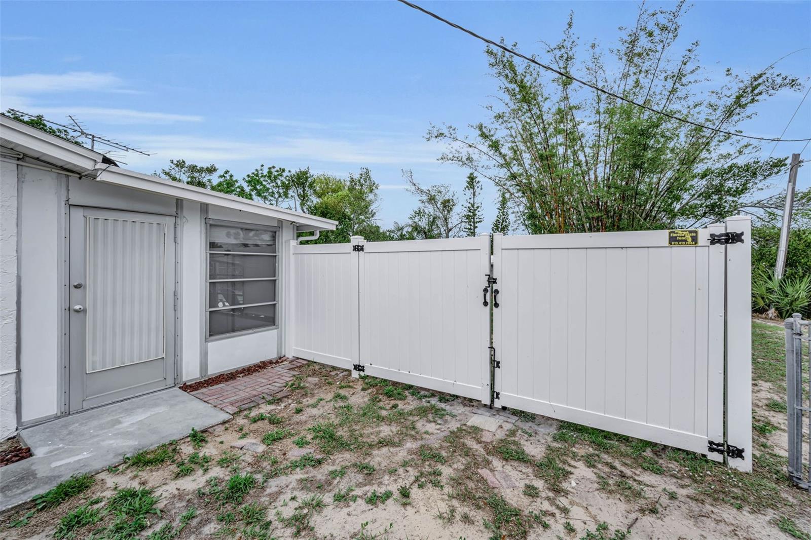 CREST RDG GARDENS - Residential