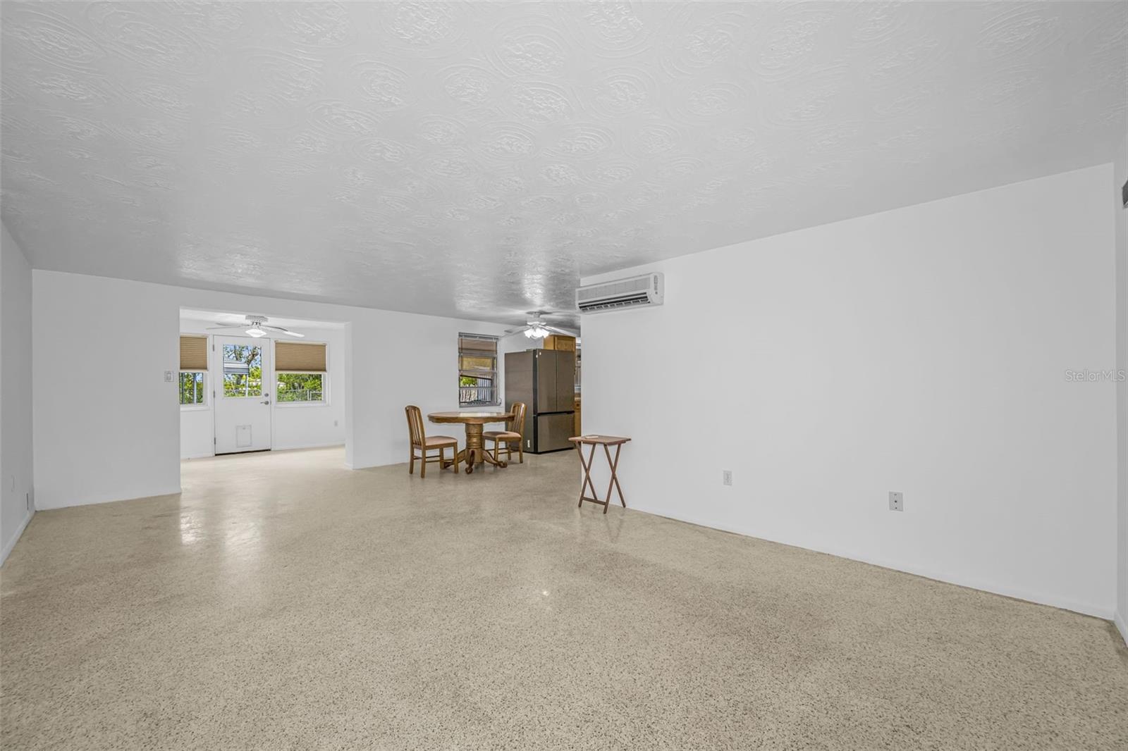 CREST RDG GARDENS - Residential