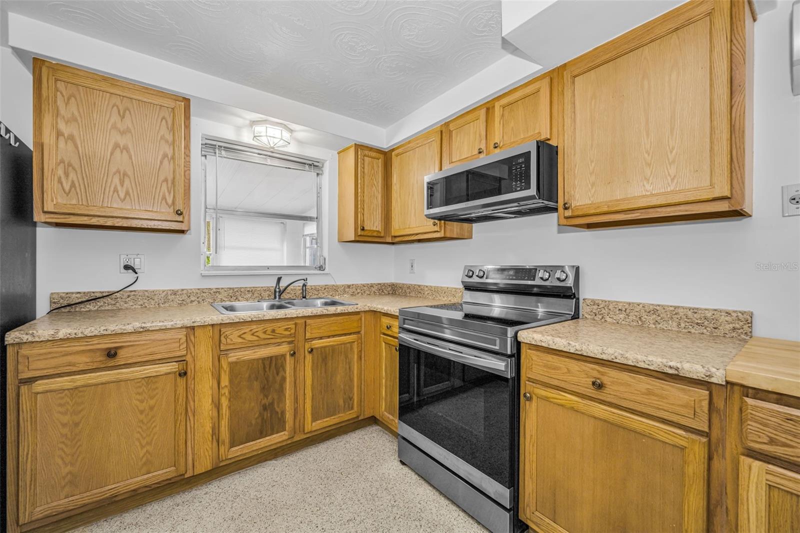 CREST RDG GARDENS - Residential