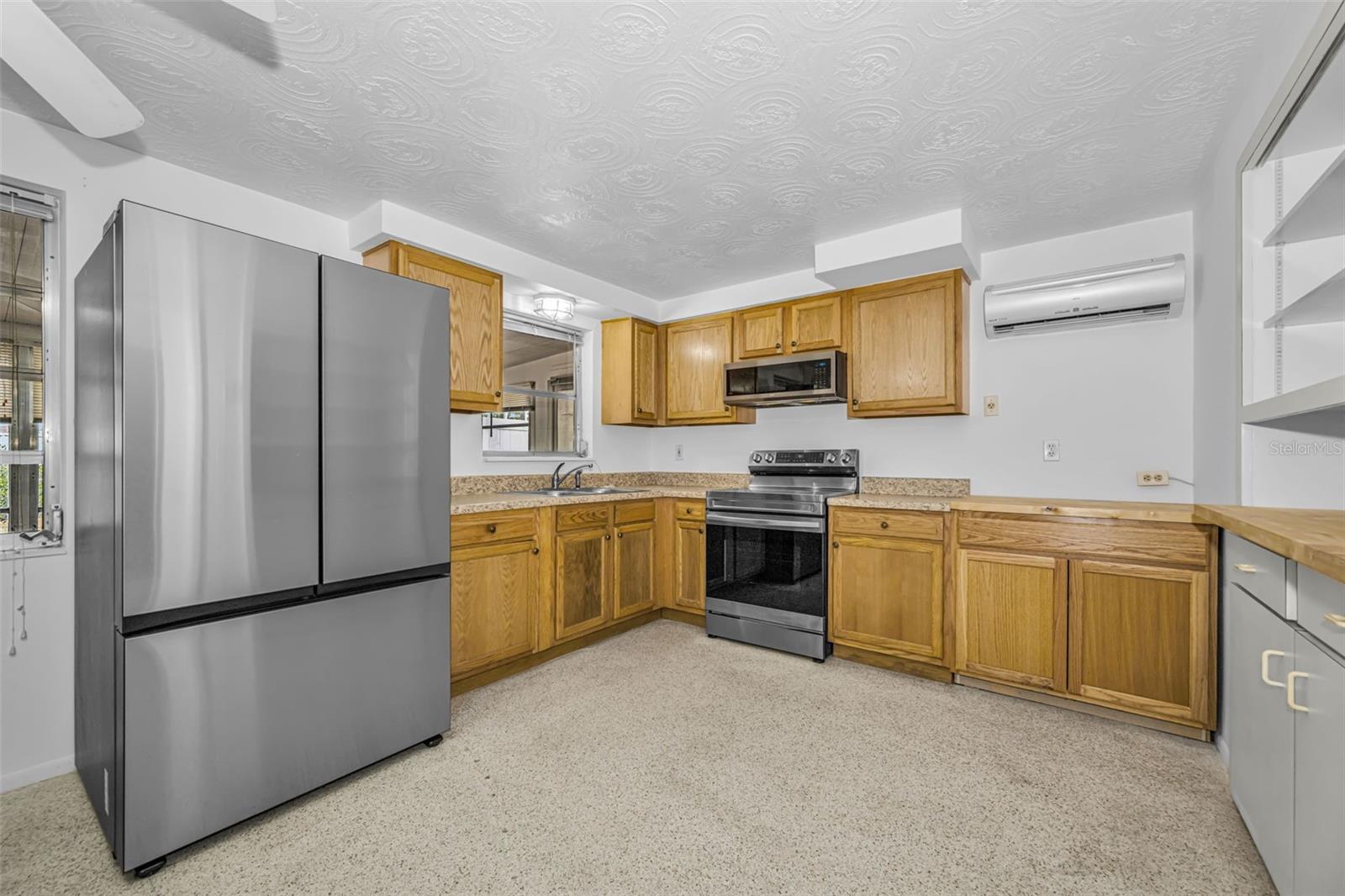 CREST RDG GARDENS - Residential