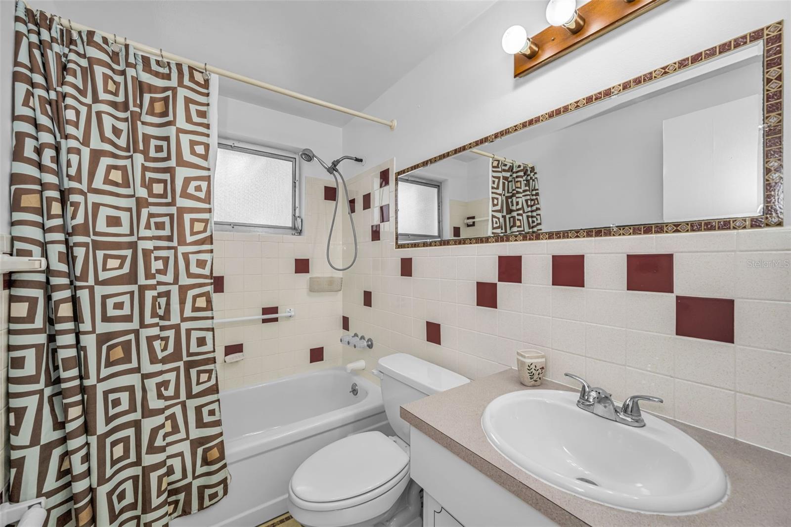 CREST RDG GARDENS - Residential