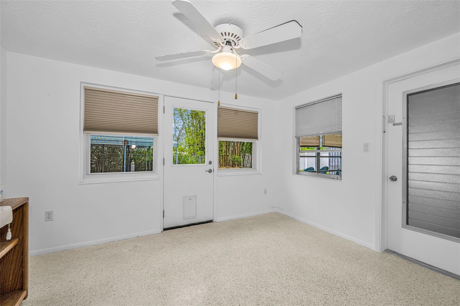 CREST RDG GARDENS - Residential