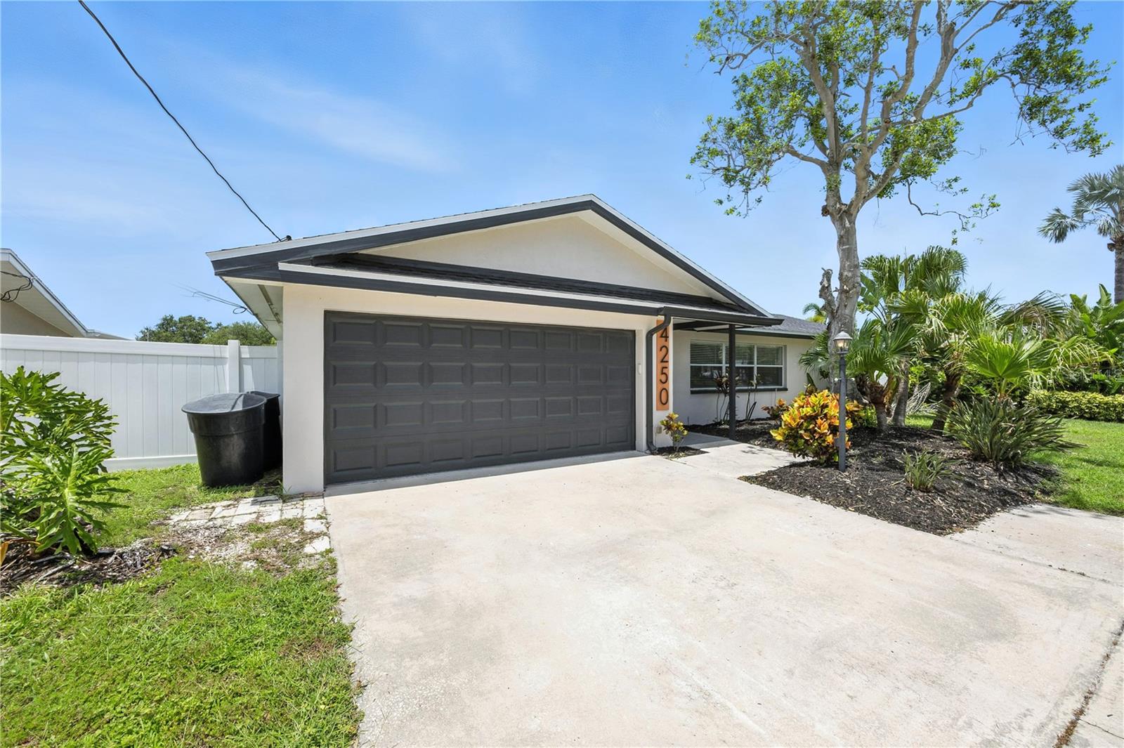 4250 14TH WAY NE