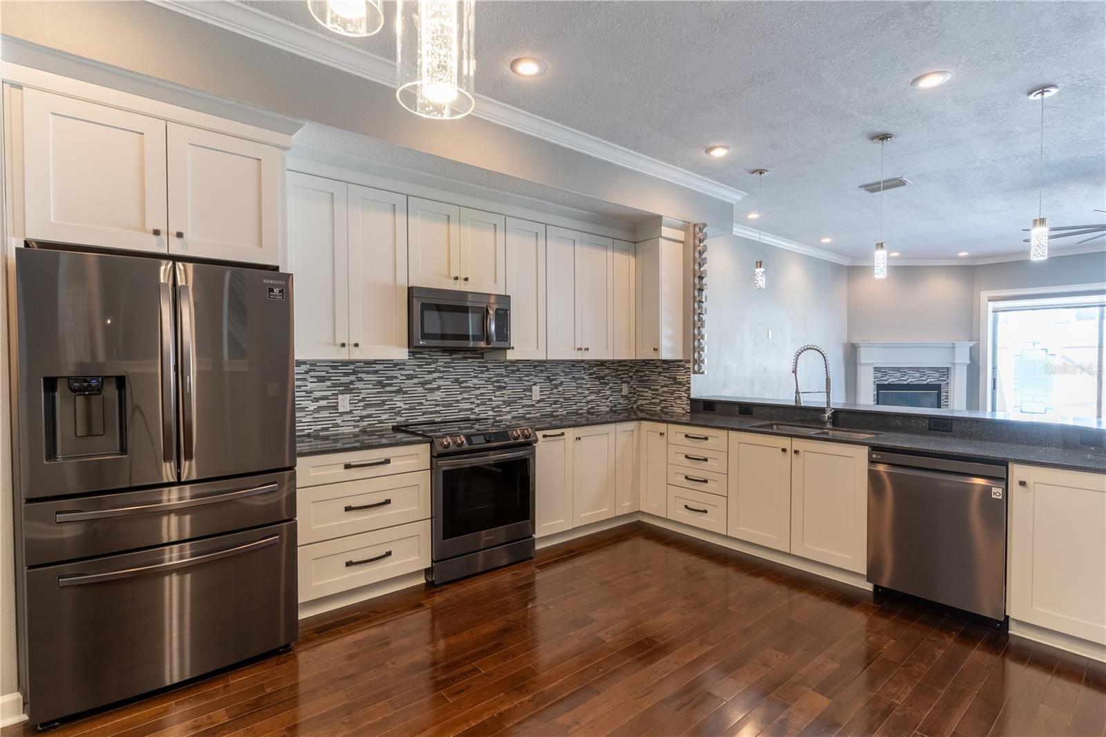 DOLPHINS LANDING - Residential