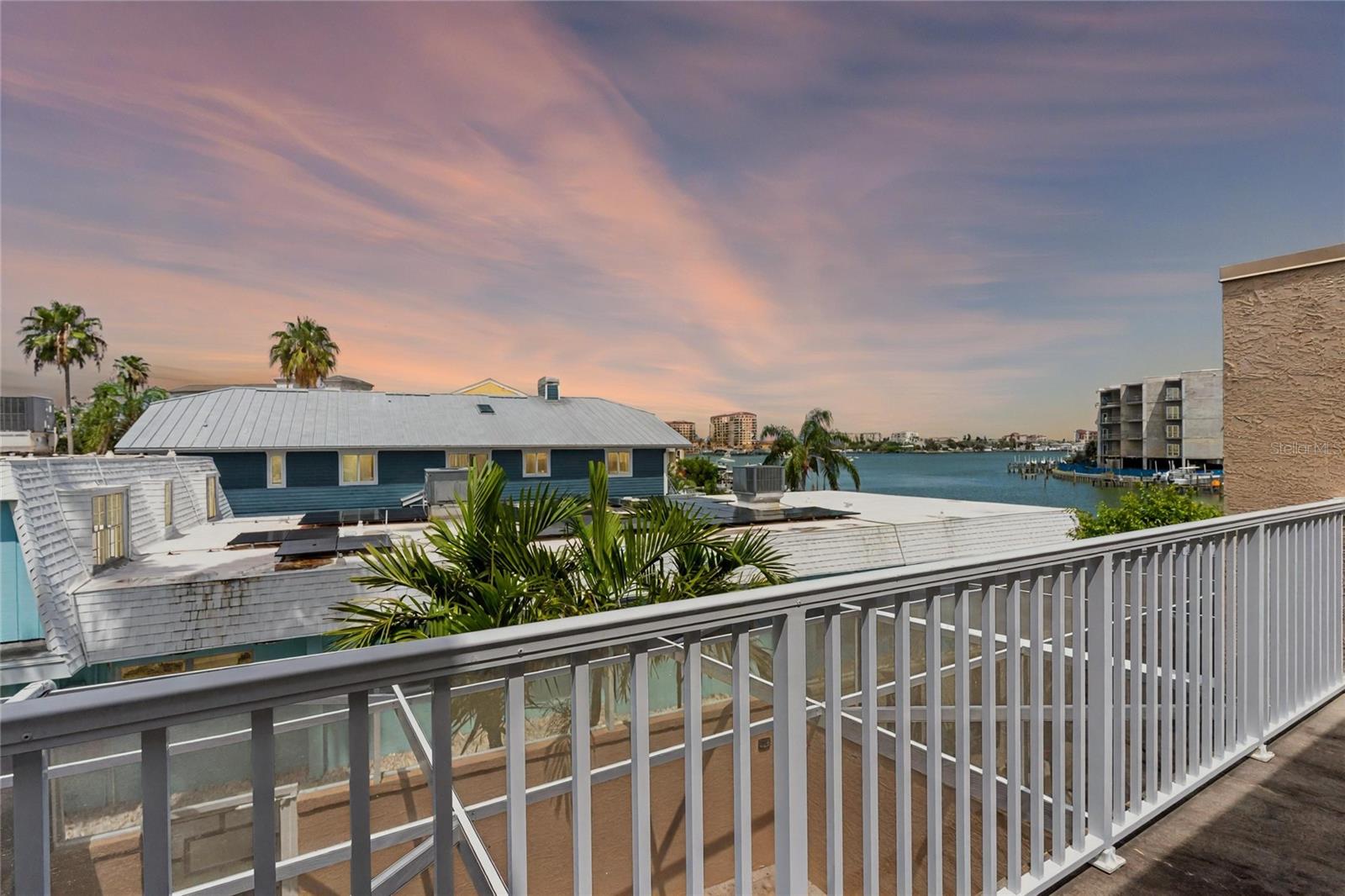 DOLPHINS LANDING - Residential