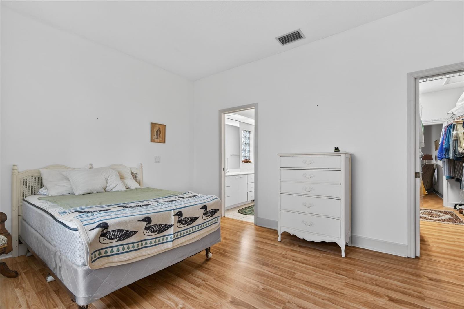 PARADISE COUNTRY CLUB - Residential