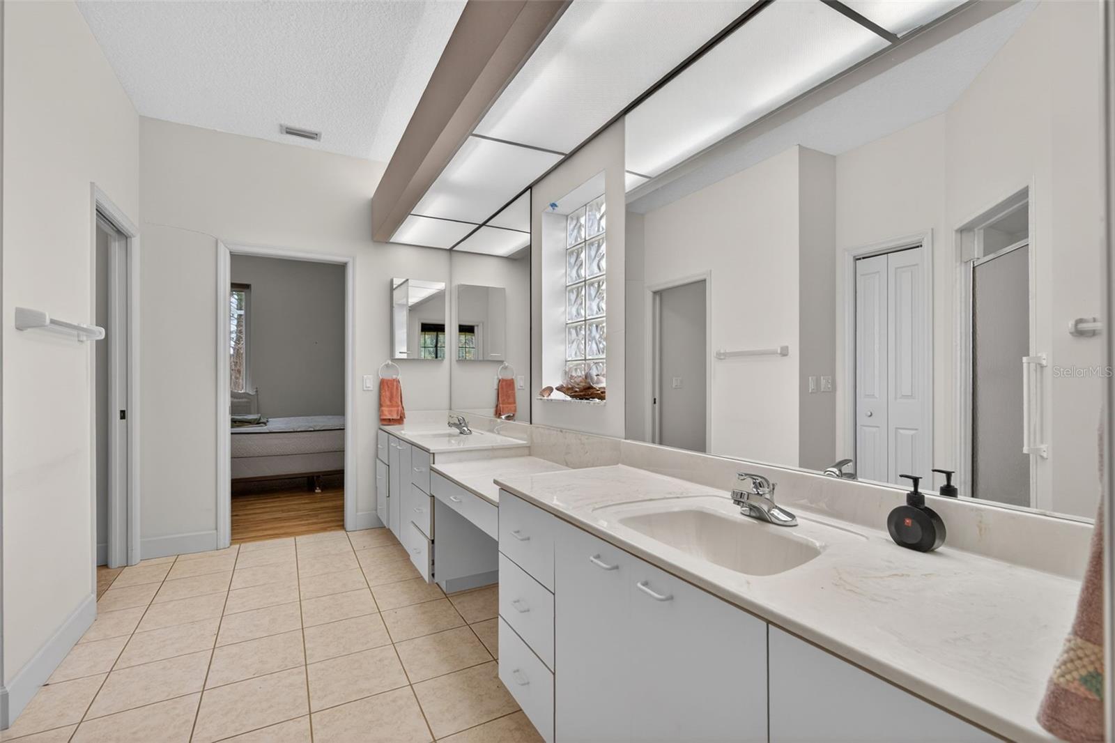 PARADISE COUNTRY CLUB - Residential