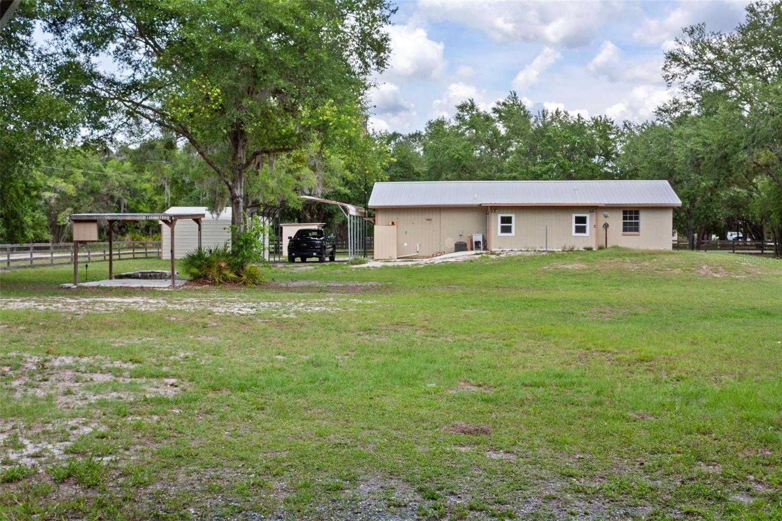 CRYSTAL MANOR UN 03 - Residential