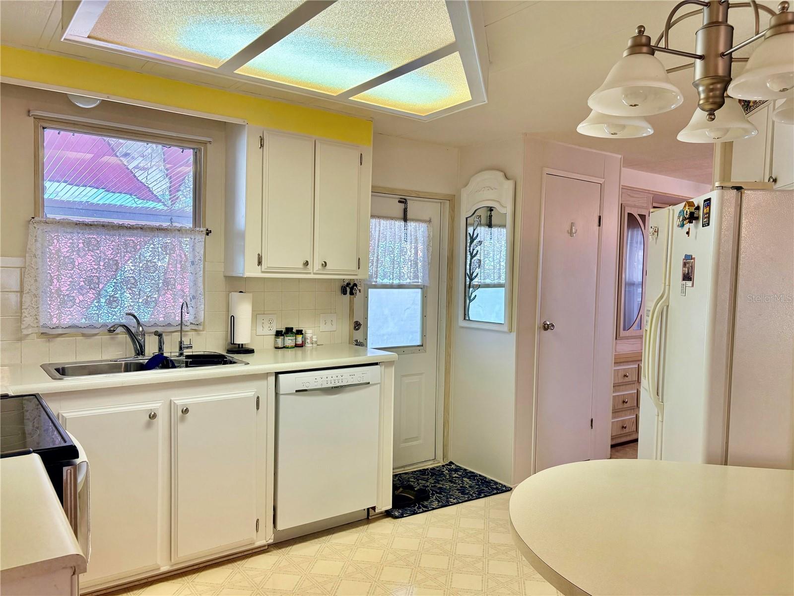 LAUREL ESTATES - Residential