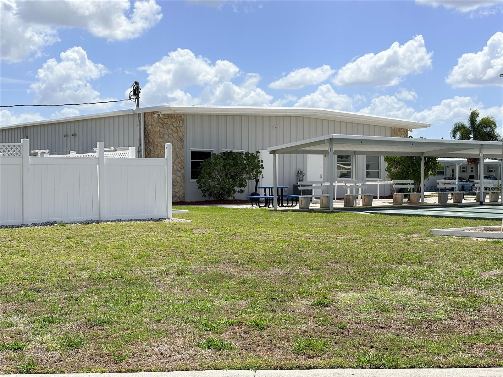 LAUREL ESTATES - Residential