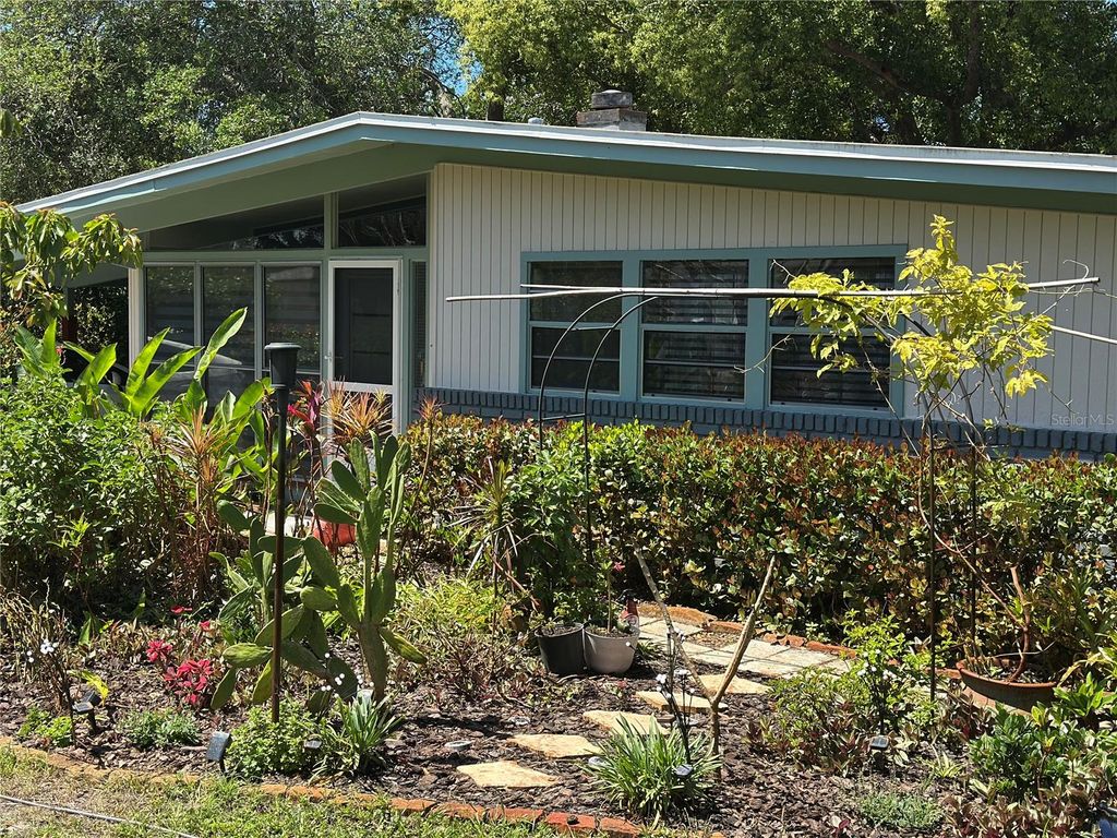 Photo of 3962 60th Street N, St Petersburg, FL 33709 (MLS # TB8496996)