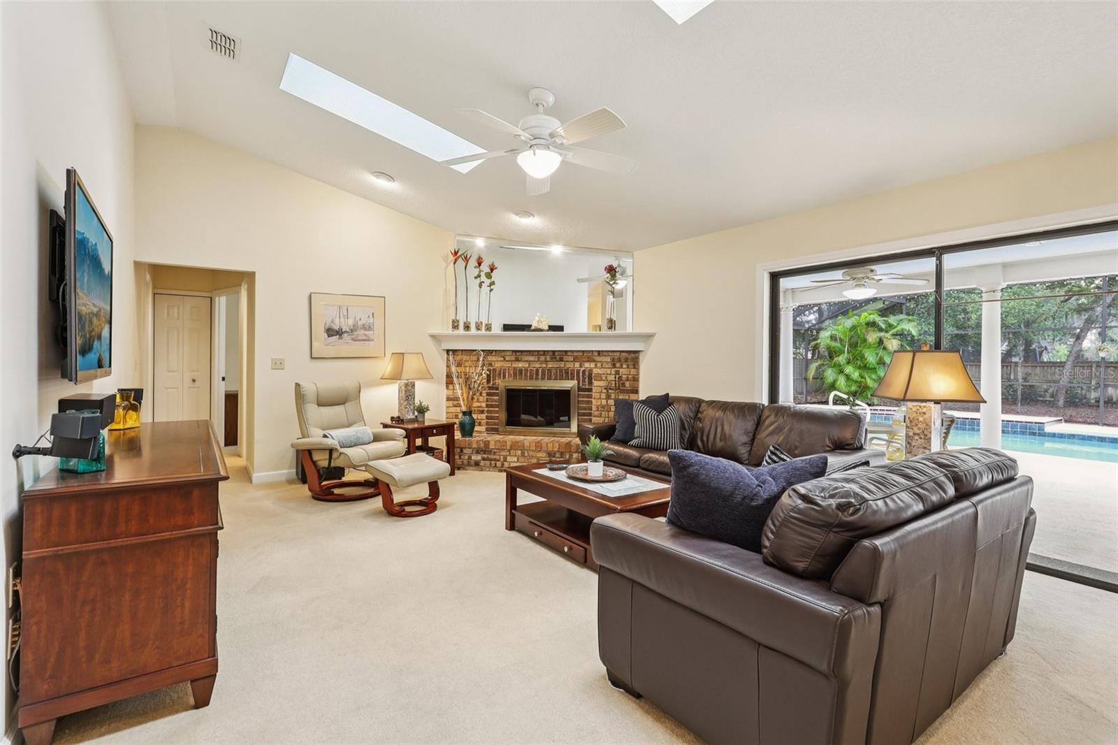 1425 MT LAUREL DRIVE