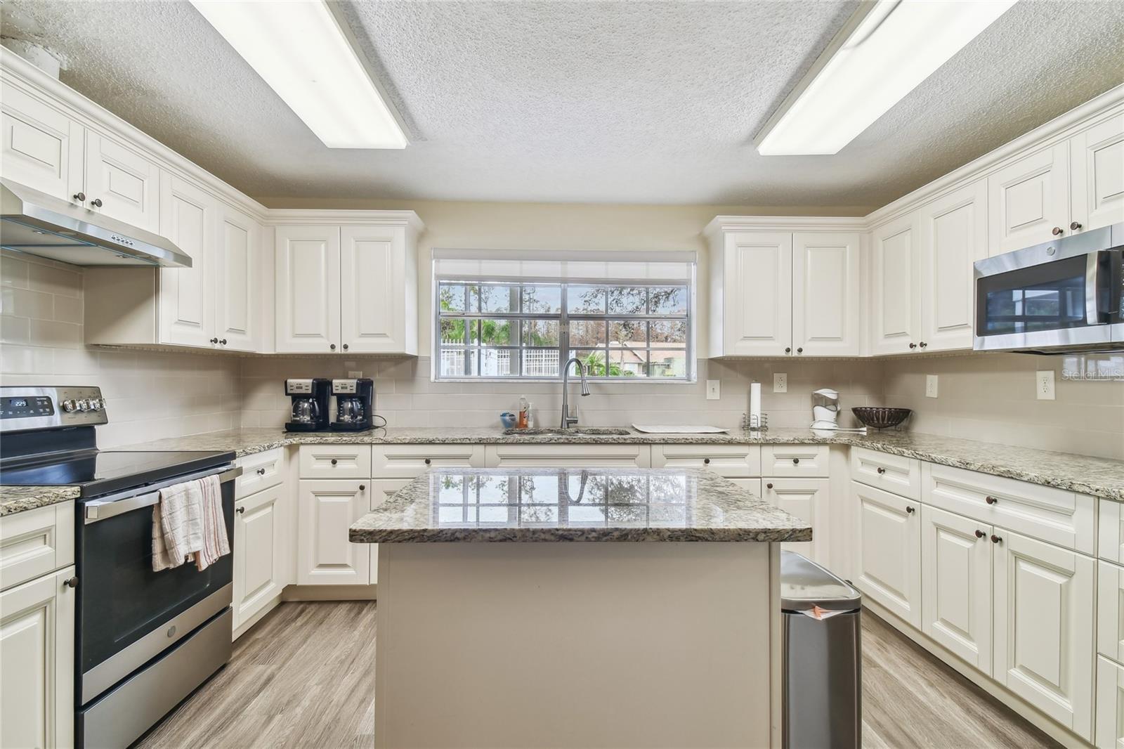 WOOD VIEW AT MEADOW OAKS - Residential