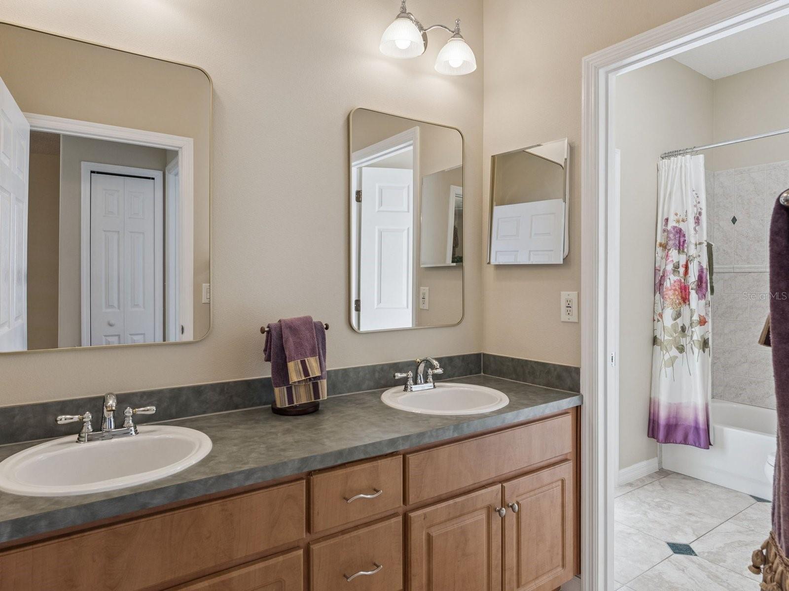 FLORA ESTATES - Residential