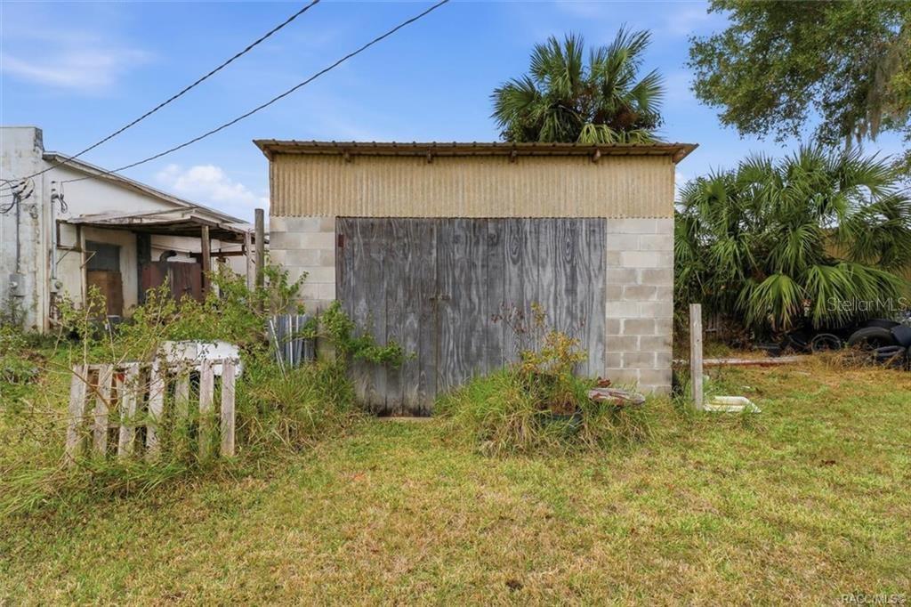 CHIEFLAND - Commercial Sale