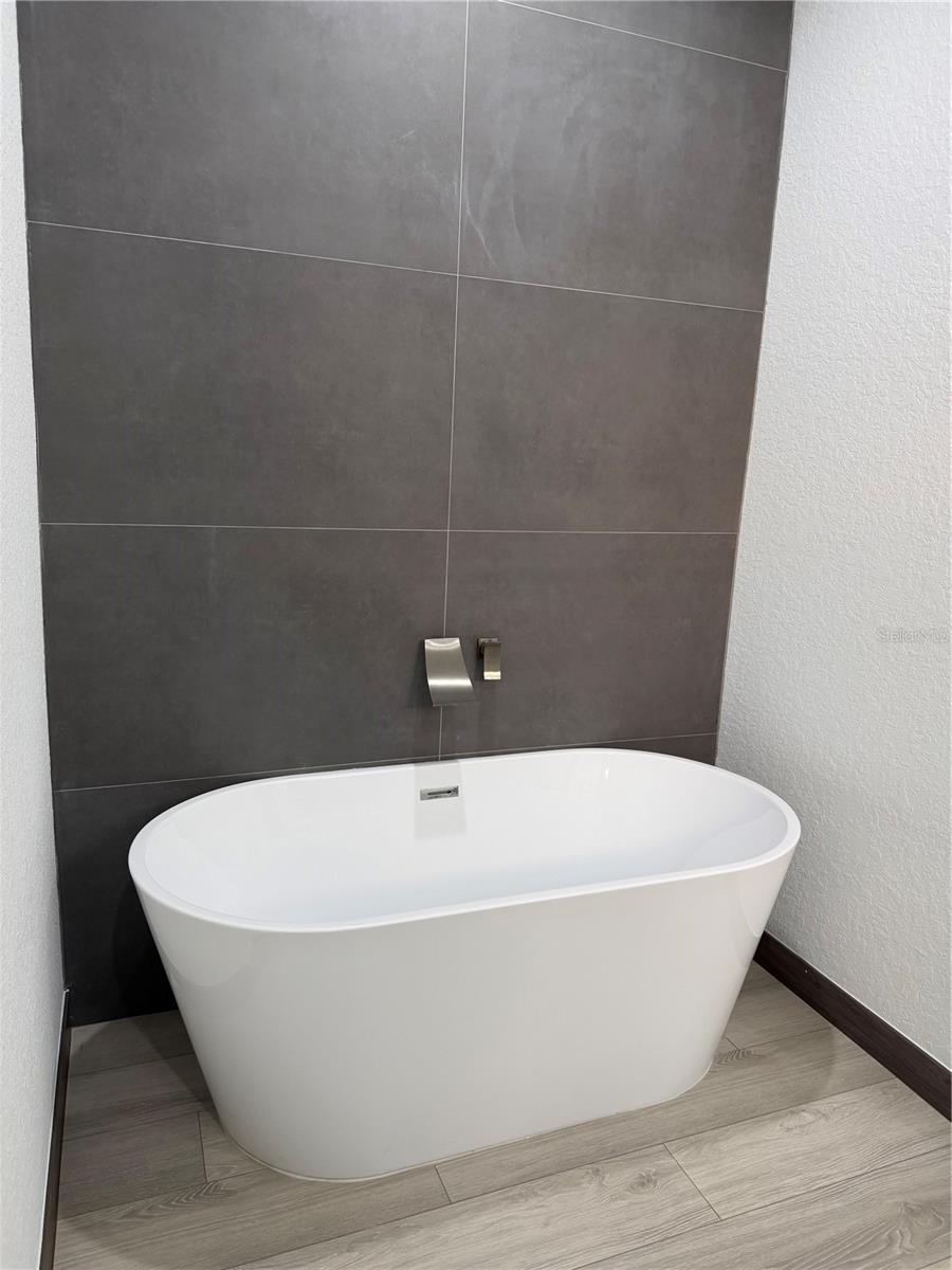 PORT CHARLOTTE SUB 12 - Residential Lease