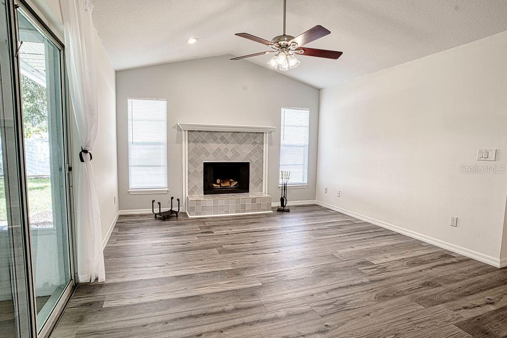 CROWN POINT SPGS - Residential