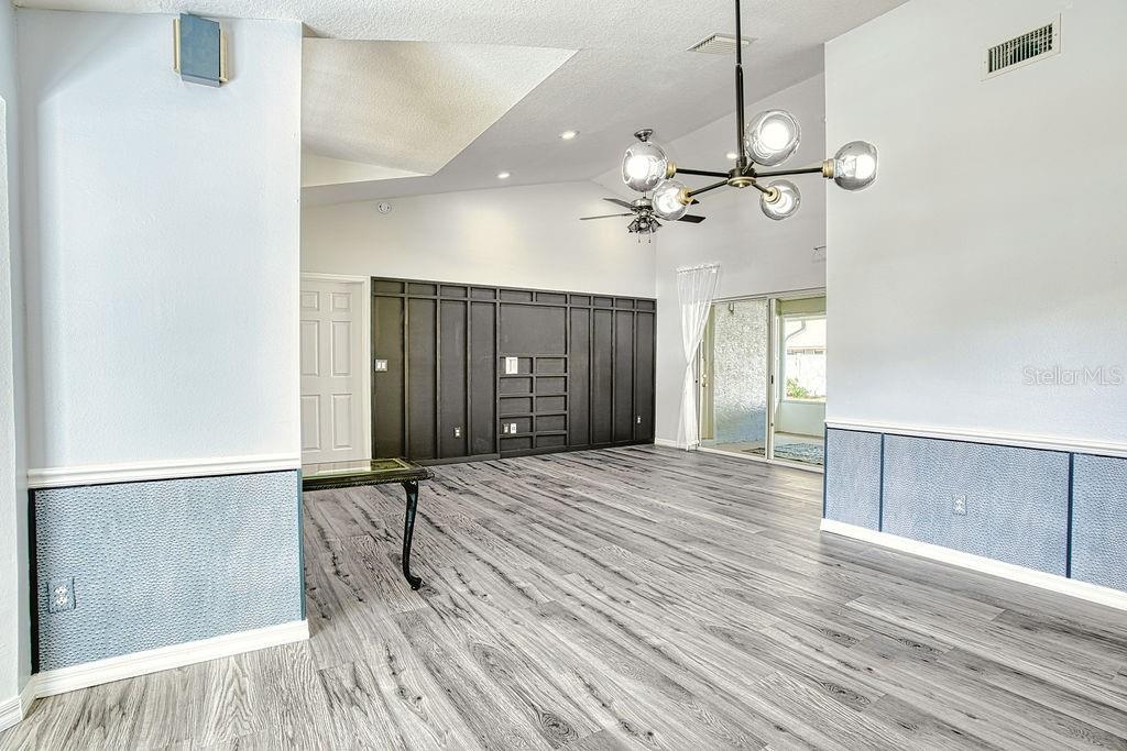 CROWN POINT SPGS - Residential