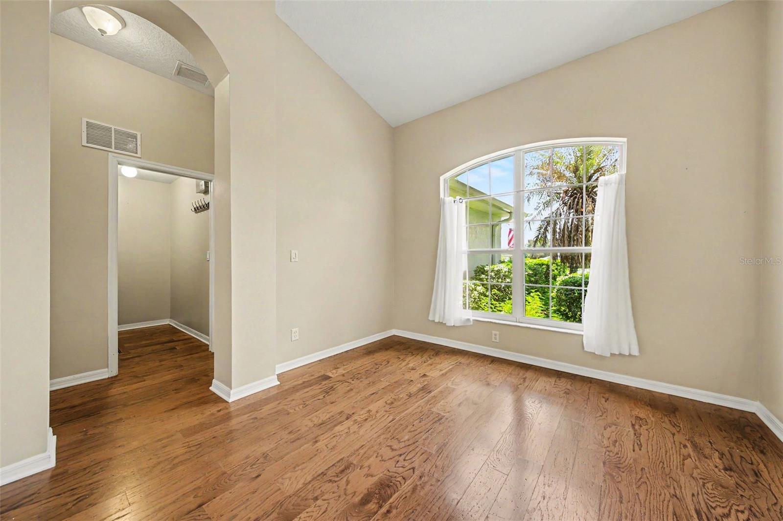 5127 AURORA DRIVE