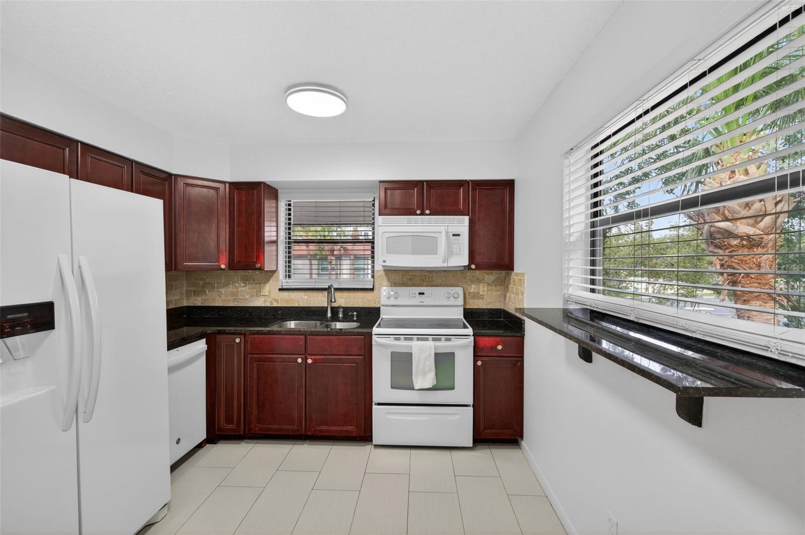 PLAZA VILLAS ONE CONDO - Residential Lease