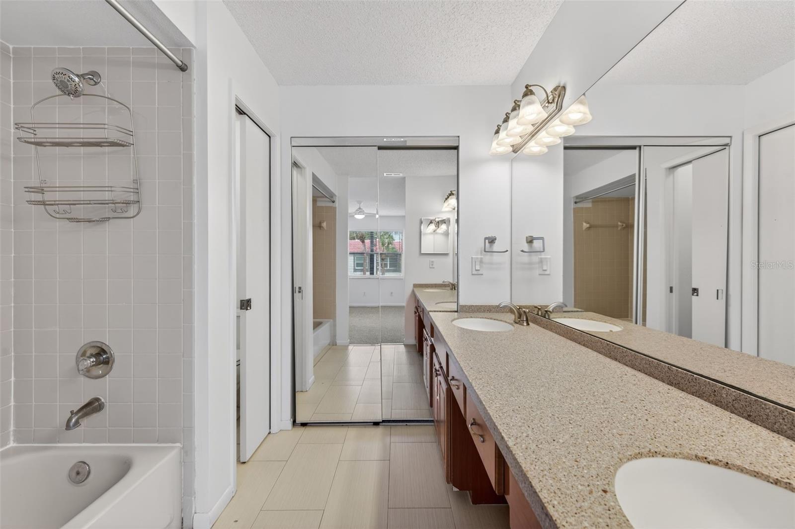 PLAZA VILLAS ONE CONDO - Residential Lease