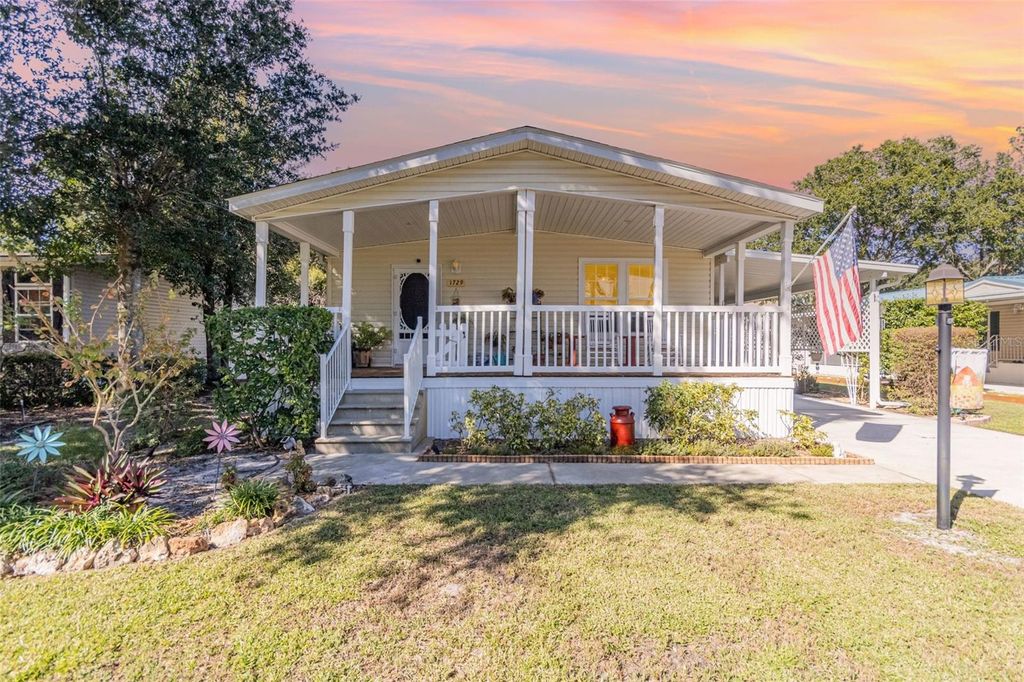 Photo of 1729 Stacey Drive, Mount Dora, FL 32757 (MLS # O6361318)