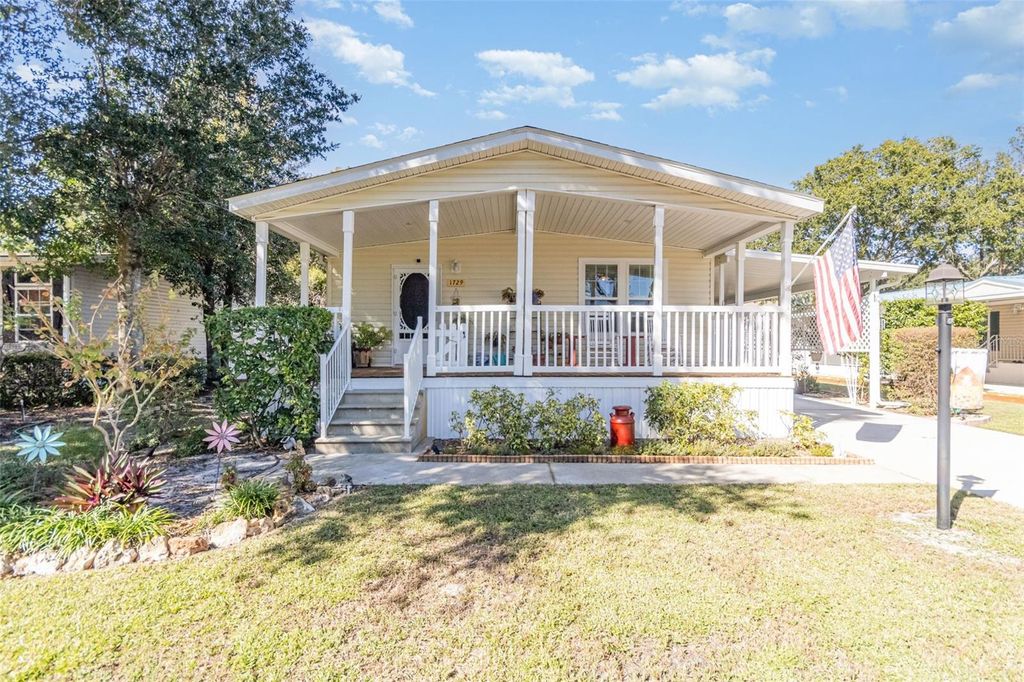 Photo of 1729 Stacey Drive, Mount Dora, FL 32757 (MLS # O6361318)
