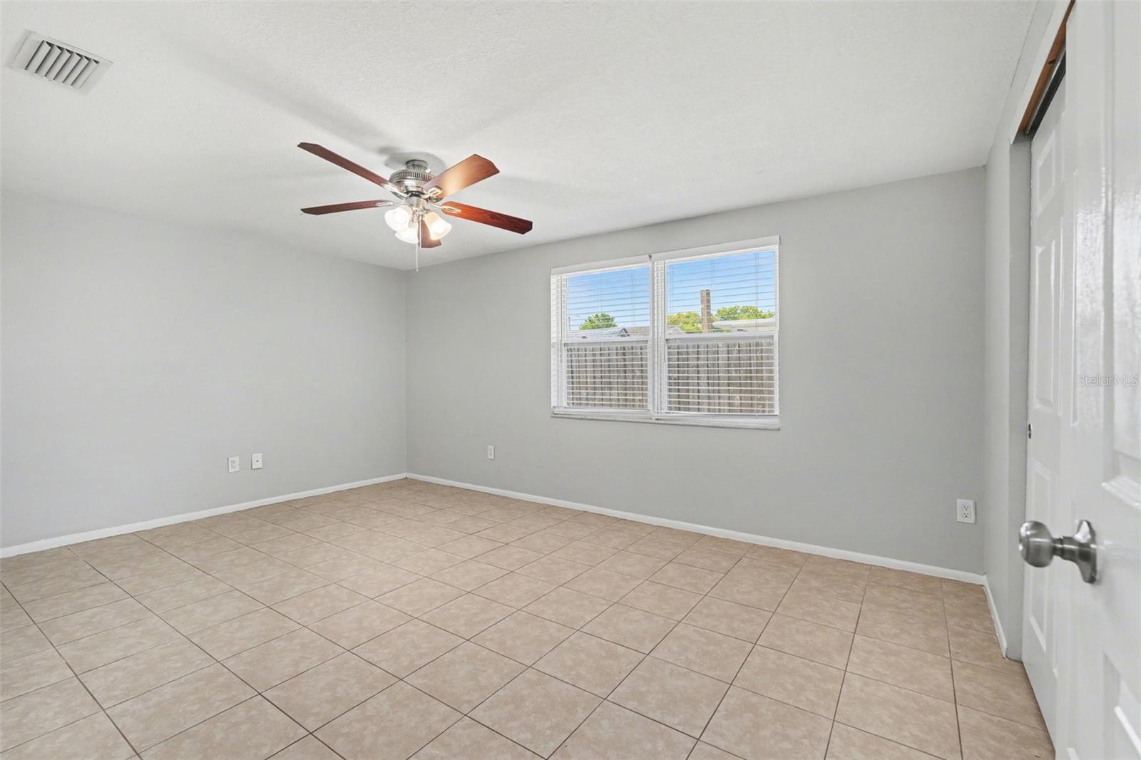 HILLANDALE - Residential