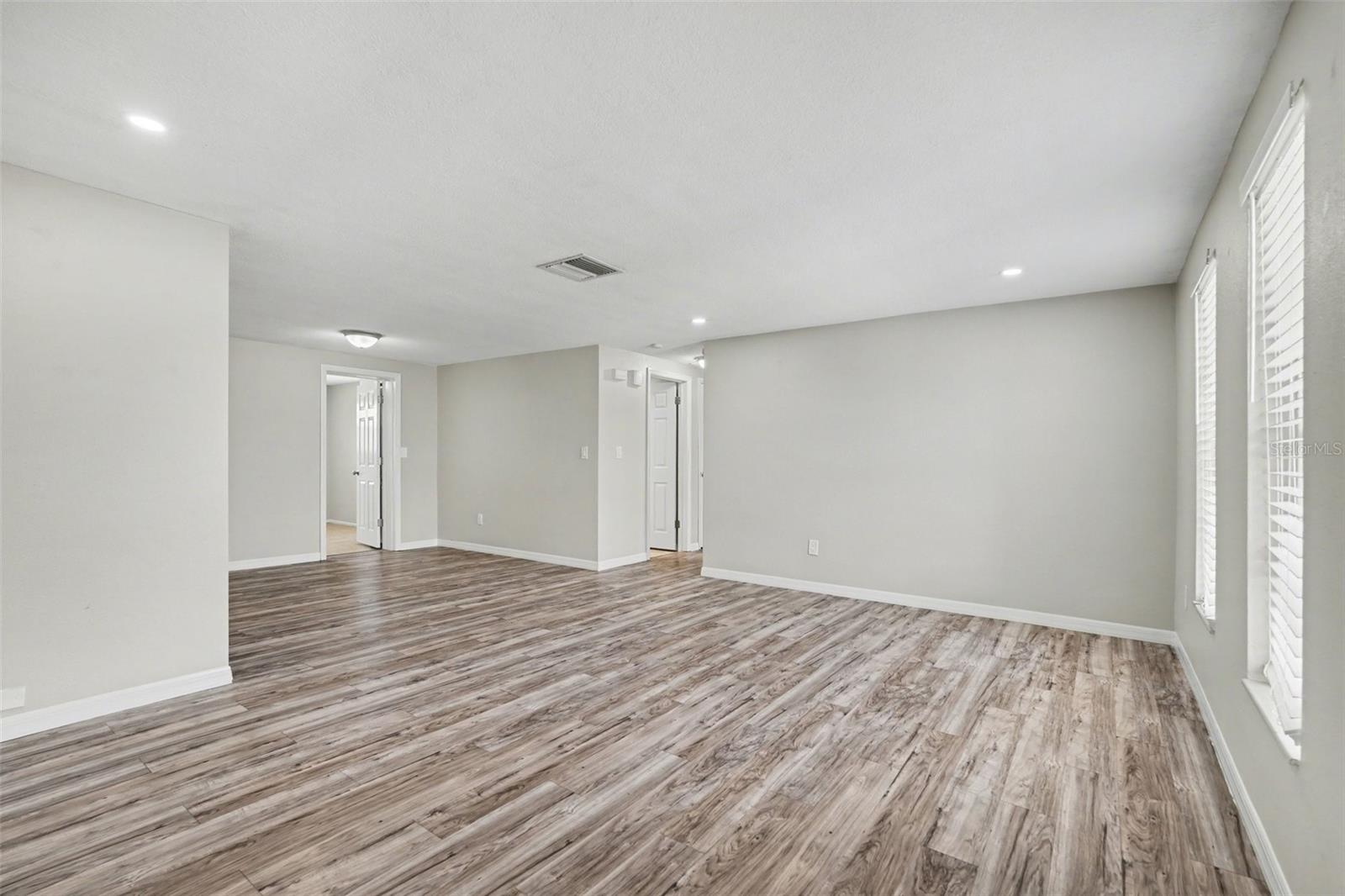 HILLANDALE - Residential