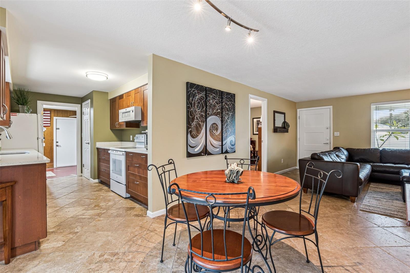 SHADY OAKS - Residential