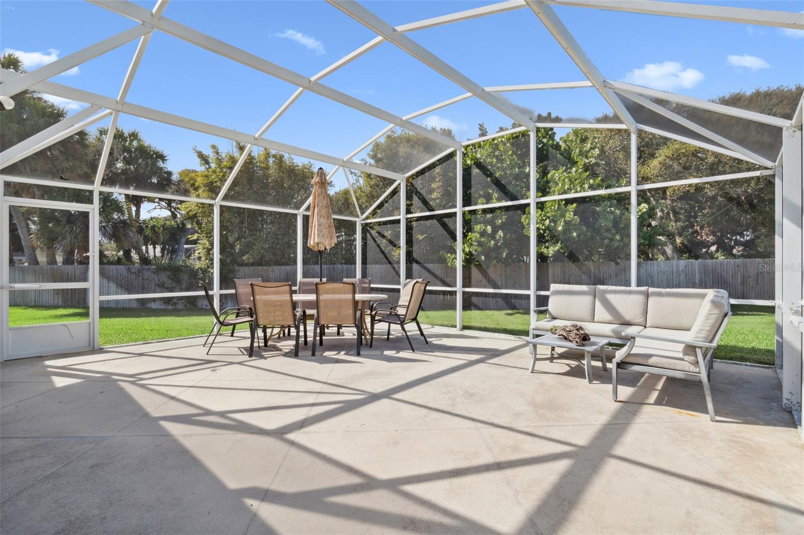 SHADY OAKS - Residential