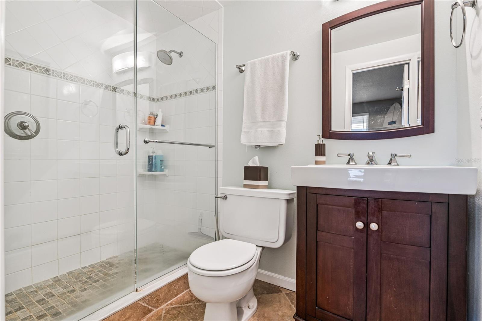 SHADY OAKS - Residential