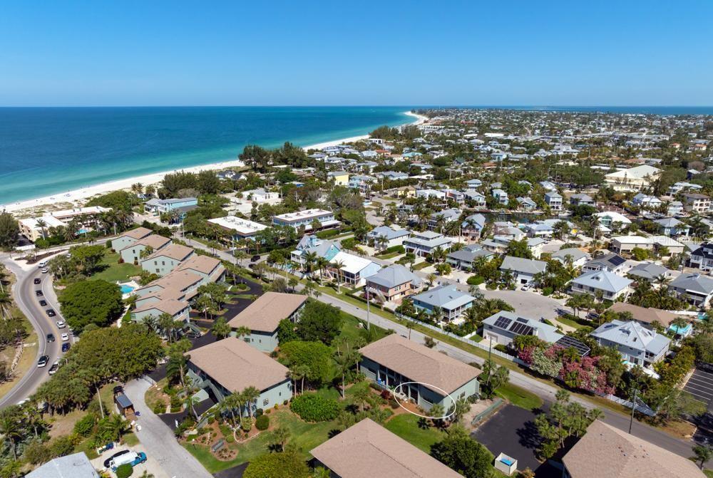 ISLAND VILLAGE - Residential