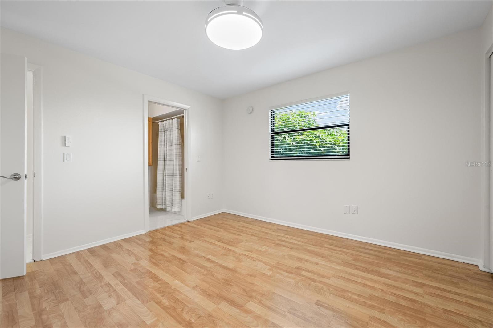 ISLAND VILLAGE - Residential