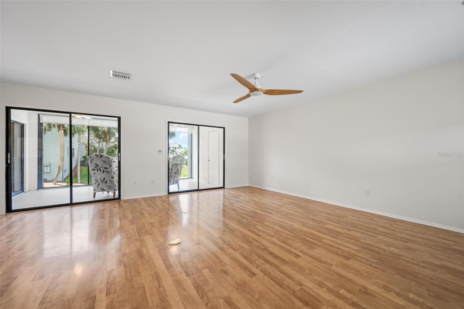 ISLAND VILLAGE - Residential