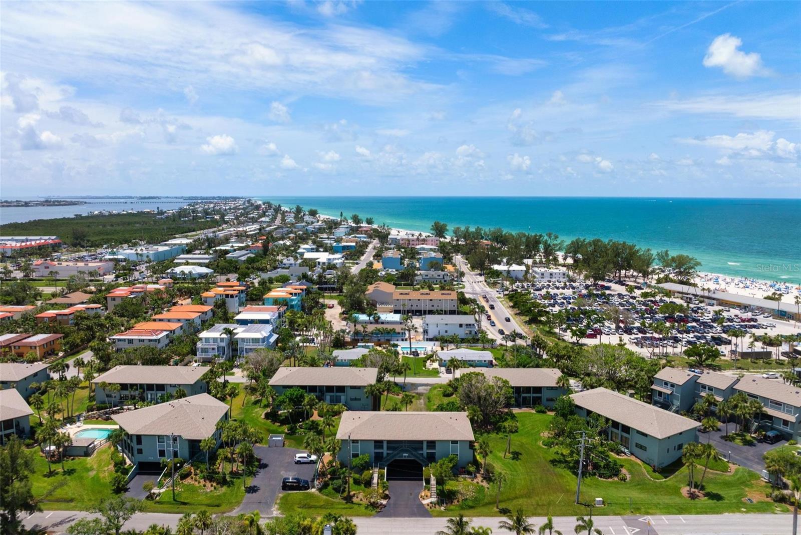 ISLAND VILLAGE - Residential