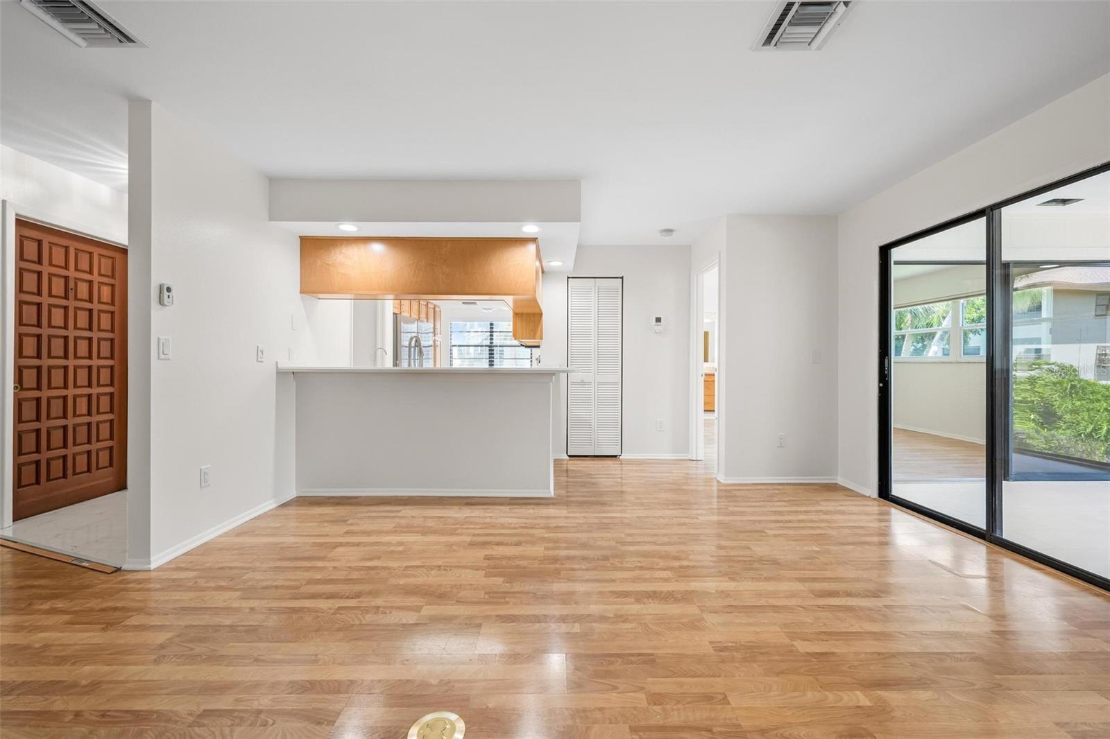 ISLAND VILLAGE - Residential