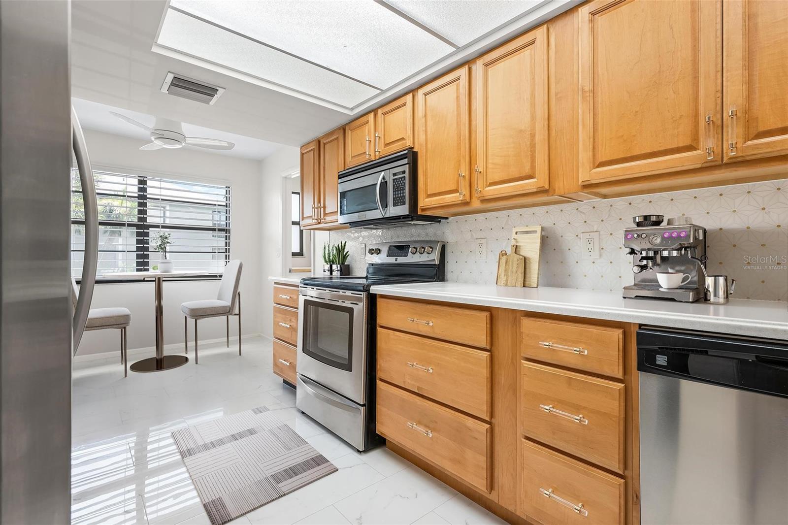 ISLAND VILLAGE - Residential