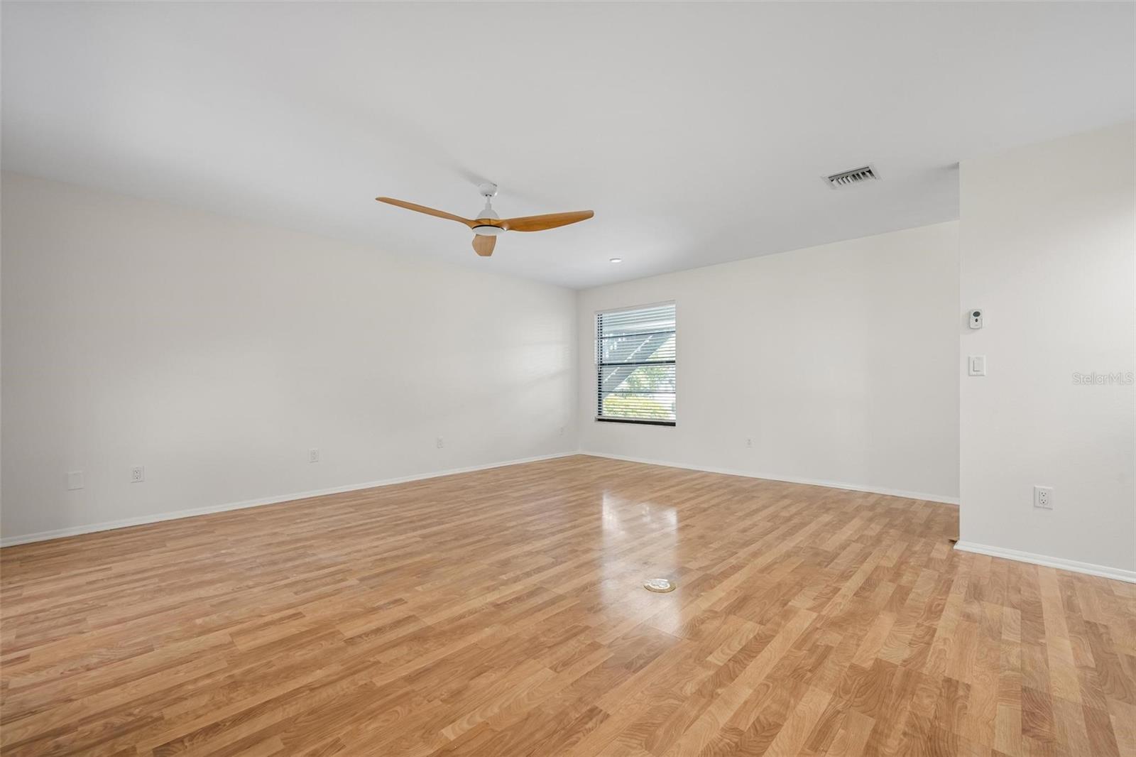 ISLAND VILLAGE - Residential