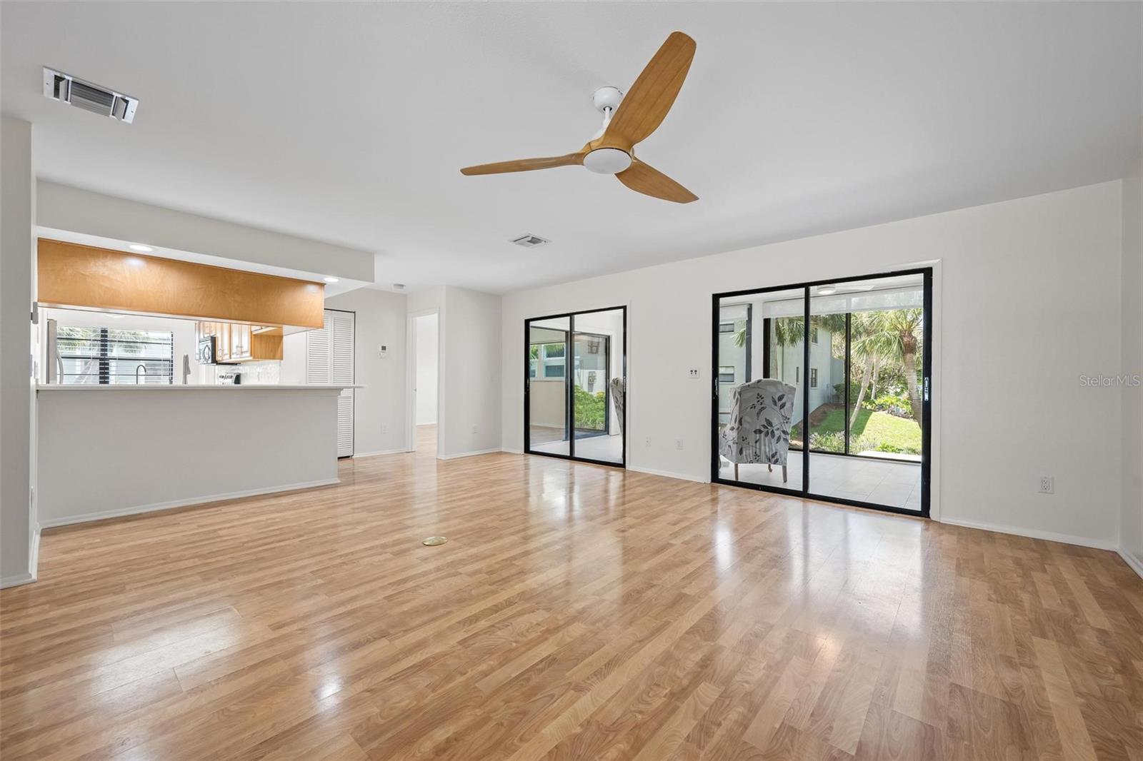 ISLAND VILLAGE - Residential