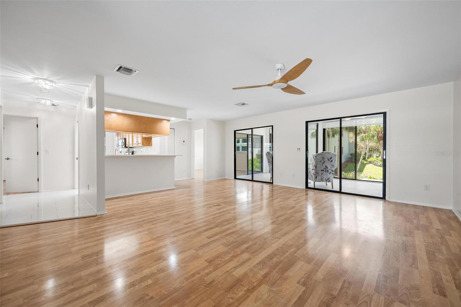 ISLAND VILLAGE - Residential