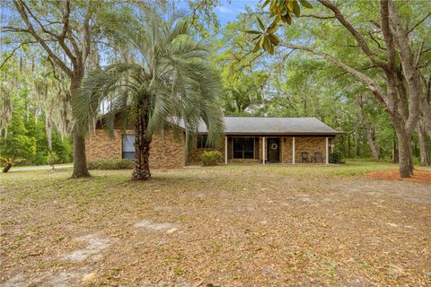 Photo of 9465 SW 200th Court, Dunnellon, FL 34431 (MLS # OM722420)