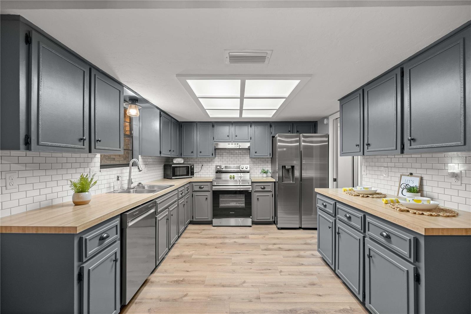 RAINBOW SPGS 04 REP - Residential