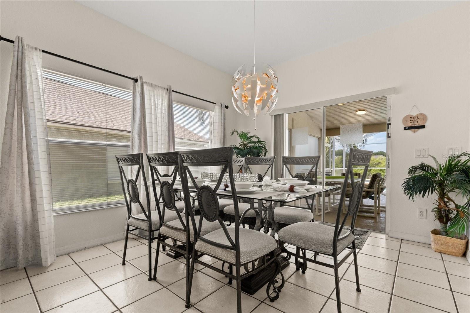 526 WINDSOR PLACE