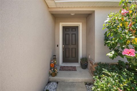 A home in LAKE WALES