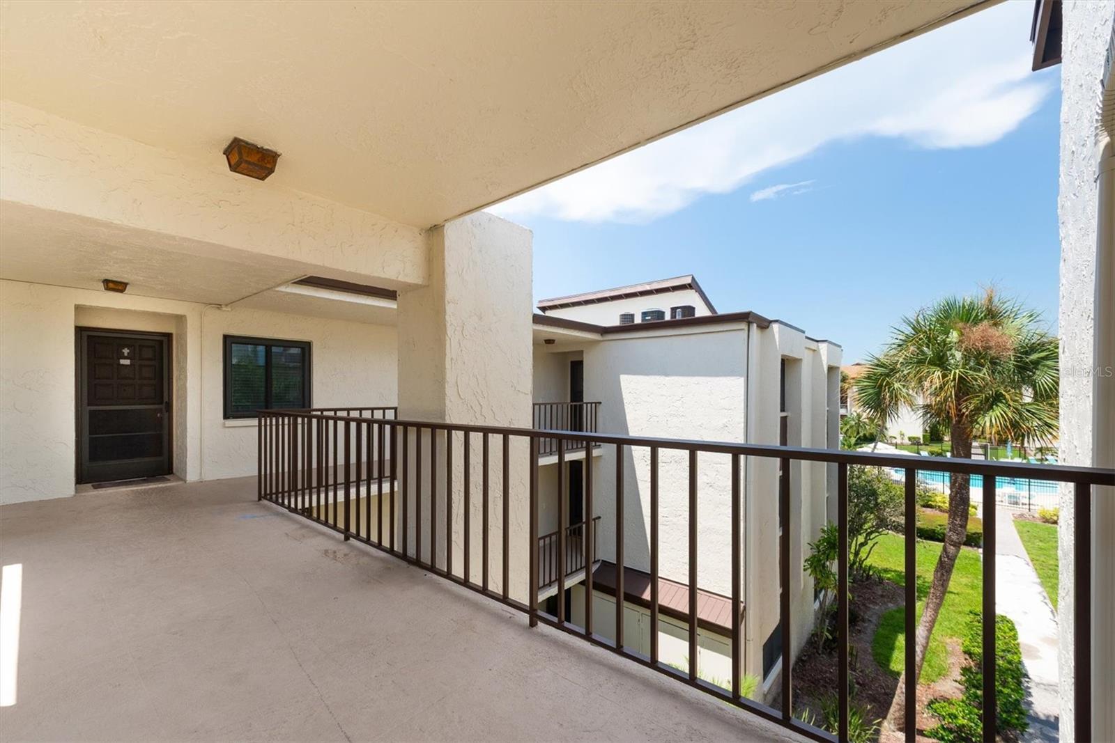 2209 BELLEAIR ROAD C13