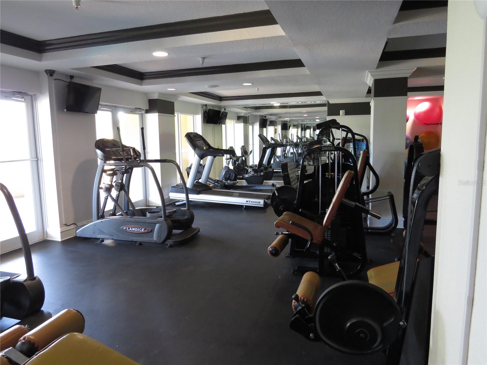 BROADWAY PROMENADE - Residential